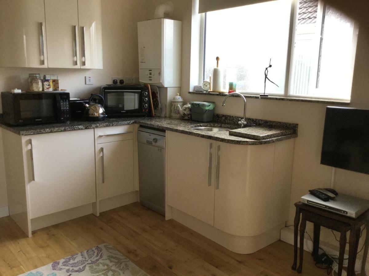 Canterbury Cottage Престатин Екстериор снимка